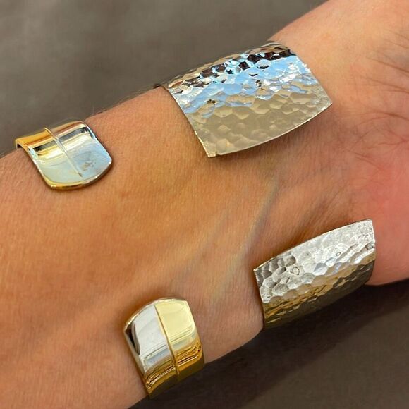 Set Of Two Womens Open Cuff Bangle Bracelet Silvertone Goldtone - Picture 4 of 5